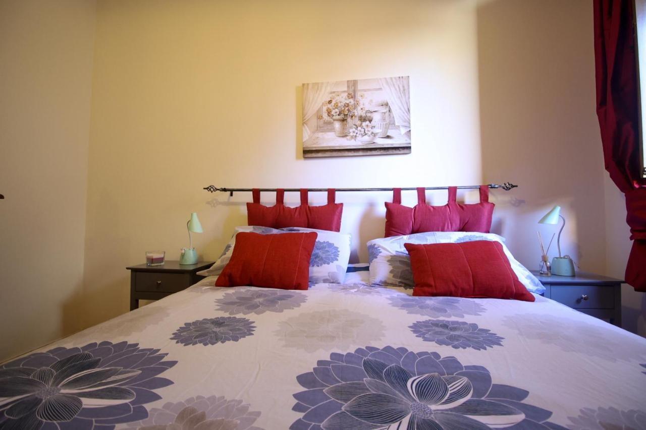 La Rosa Scarlatta Apartman Viterbo Kültér fotó