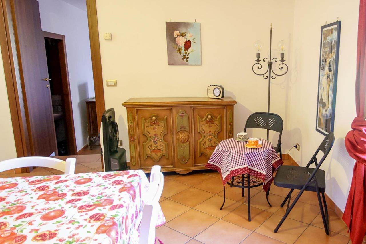 La Rosa Scarlatta Apartman Viterbo Kültér fotó