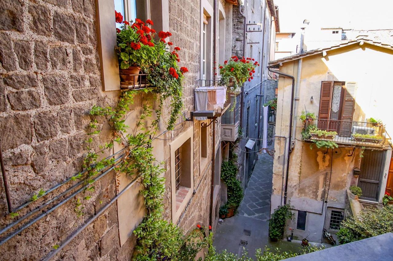 La Rosa Scarlatta Apartman Viterbo Kültér fotó