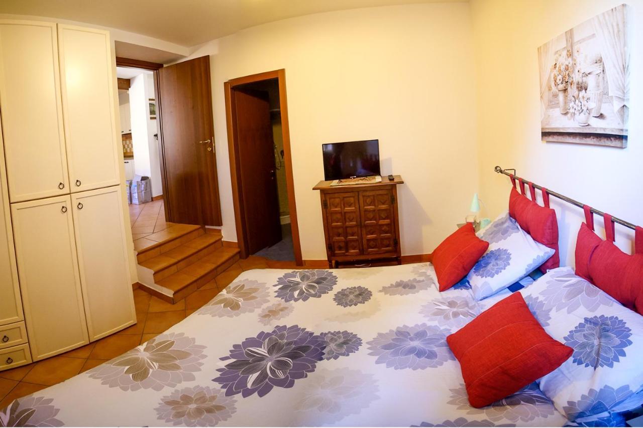 La Rosa Scarlatta Apartman Viterbo Kültér fotó