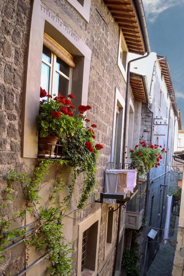 La Rosa Scarlatta Apartman Viterbo Kültér fotó