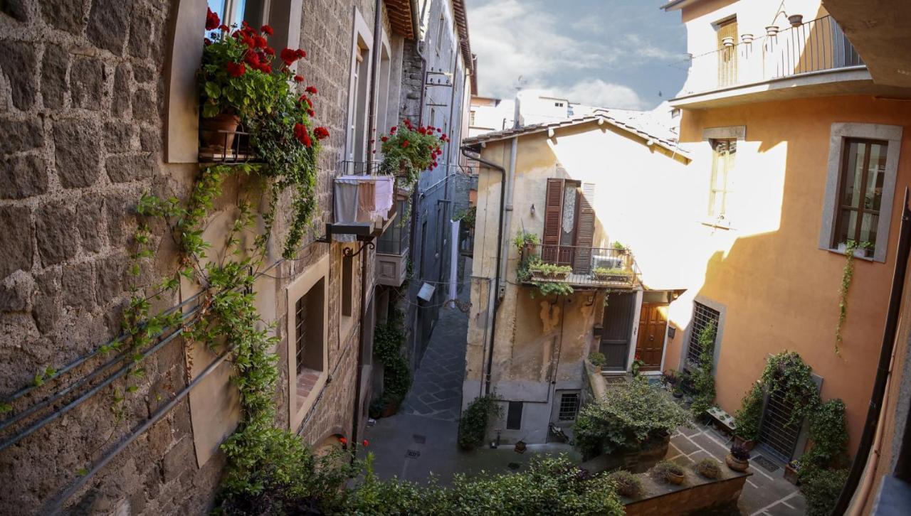 La Rosa Scarlatta Apartman Viterbo Kültér fotó