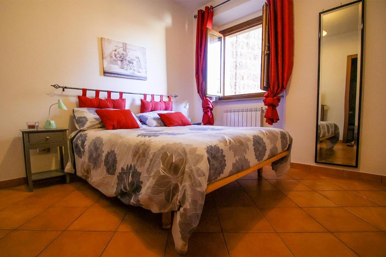 La Rosa Scarlatta Apartman Viterbo Kültér fotó